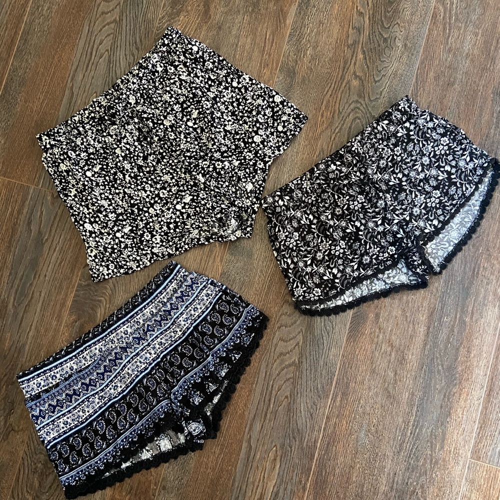 Full Tilt set of 3 pairs of shorts
